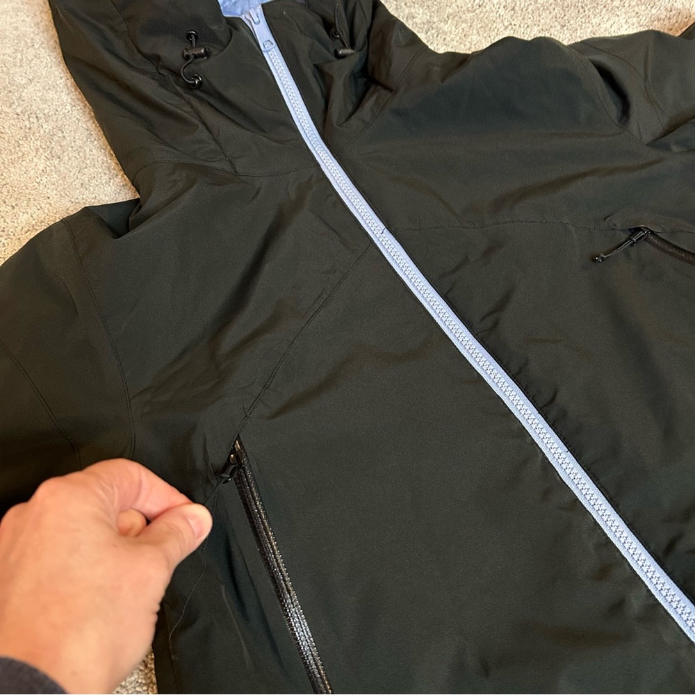 Flylow Ski and Snowboard Jacket - Women’s large - Picture 7 of 16